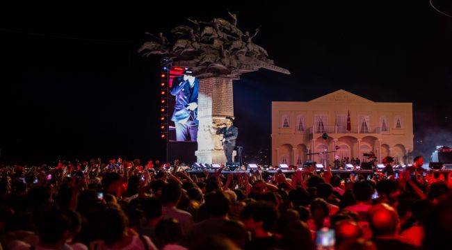 Tarkan Konserinin İzmir'e Katkısı 100 Milyon Lira