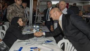 Başkan Soyer'den Şehit Polis Şimşek'in Ailesine Taziye 