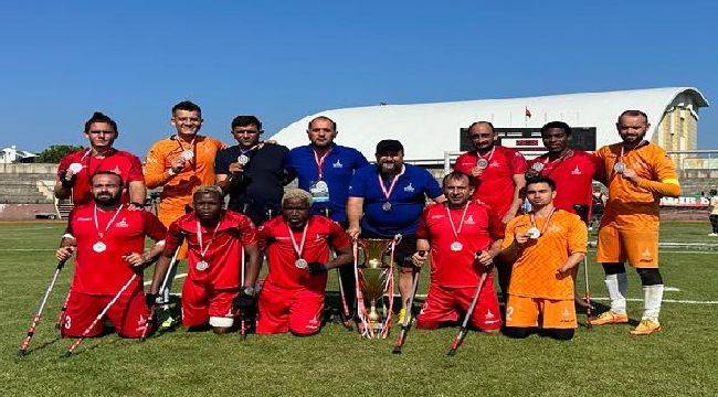 İzmir'in Ampute Futbol Takımı Türkiye İkincisi Oldu