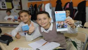 "Bayraklı'nın çocukları hayvan sevgisiyle büyüyor"