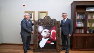 Selvitopu'dan Özel'e "hayırlı olsun" ziyareti