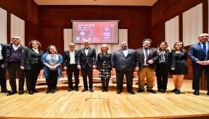 Akademisyenler "Yüzyılın Ekonomisi"ni anlattı