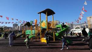 Bayraklı'da 21 yeni, revize edilen 68 park açıldı