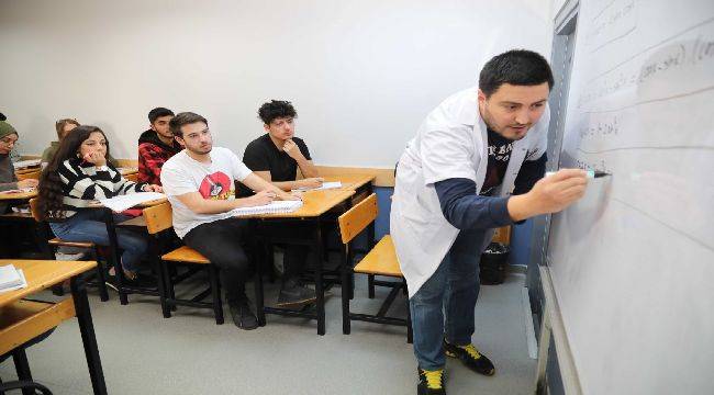 Bayraklılı öğrencilere sömestirde kurs desteği