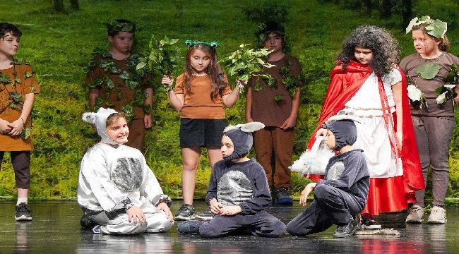  Gaziemir'in çocukları tiyatro sahnesinde büyüyor