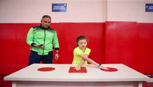 Karşıyaka'da Spora Yönlendirme Merkezi Yoğun İlgi Görüyor