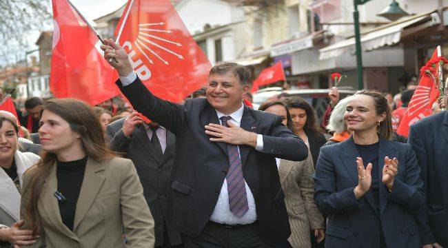 Başkan Tugay'dan Çeşme'ye yatırım sözü