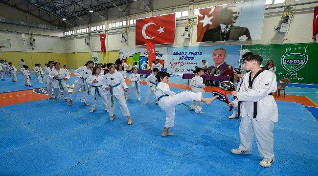 Gaziemir'in taekwondocularından kuşak mücadelesi