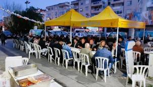 Ak Parti Buca İftarına Yüzlerce Kişi Katıldı