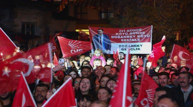 Binlerce Seferihisarlı Yetişkin'in Mitinginde Buluştu