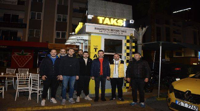 CHP'li Önal, sahuru taksicilerle yaptı