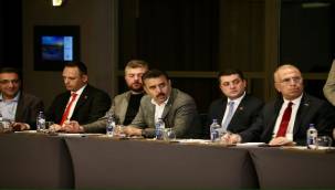 Başkan Tugay ilçe belediye başkanlarıyla toplantı yaptı