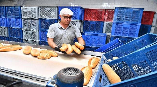 Başkan Tugay sözünü tuttu ekmek 5 TL'ye düştü