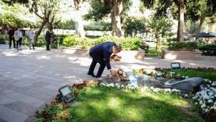 İlk ziyaret Zübeyde Ana'ya