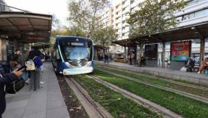 İzmir Metrosu ve Konak Tramvayı'na Maraton İzmir düzenlemesi