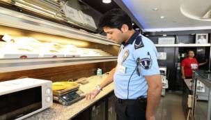 Karşıyaka Belediyesi ekiplerinden bayram mesaisi