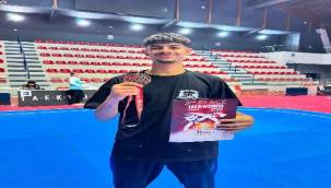 Büyükşehir'in Sporcuları İzmir'e Madalyalarla Döndü