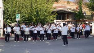 Cumhuriyet coşkusu Kemalpaşa'da başladı