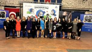 Öğretmenlere plaket