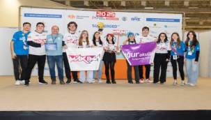 800 Öğrenci Çalışmalarını Sergiledi