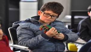 İnsanlara Yararlı İşler Yapmak İsterim