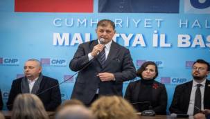 İzmir'de Kalpler Deprem Bölgesi İçin Atıyor