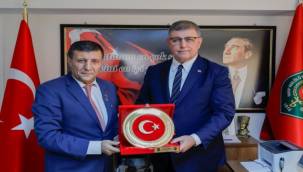 Başkan Tugay'ı Duygulandıran Hediye 