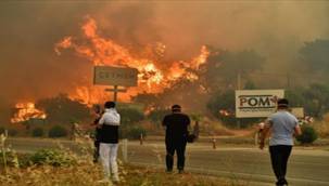 İzmir'in dört bir yanı alevlere teslim