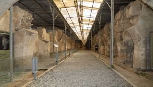 Büyükşehir'den Smyrna Antik Kenti'ne "tarihi destek"