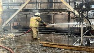 İzmir İtfaiyesi, ALOSBİ'deki Fabrika Yangınına Müdahale Etti