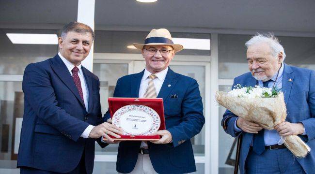 Prof. Dr. İlber Ortaylı Kendi Adını Taşıyan Kütüphaneyi Açtı