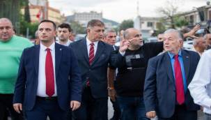 Başkan Tugay Ayakkabıcılar Sitesi Esnafını Ziyaret Etti