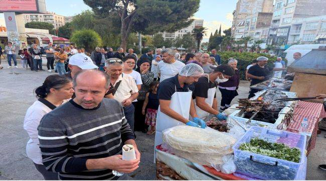 Cağ Kebabı Ateşi İzmir'i Sardı