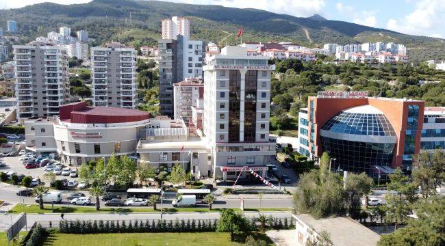 Narlıdere Belediyesi'nden Minik Öğrencilere Çanta ve Kırtasiye Desteği