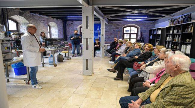 Torunlara kahve sözü: İleri yaş baristalar iş başında