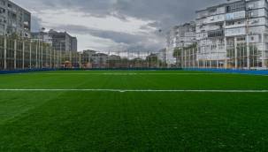 Büyükşehir'den gençlere beş yeni halı saha