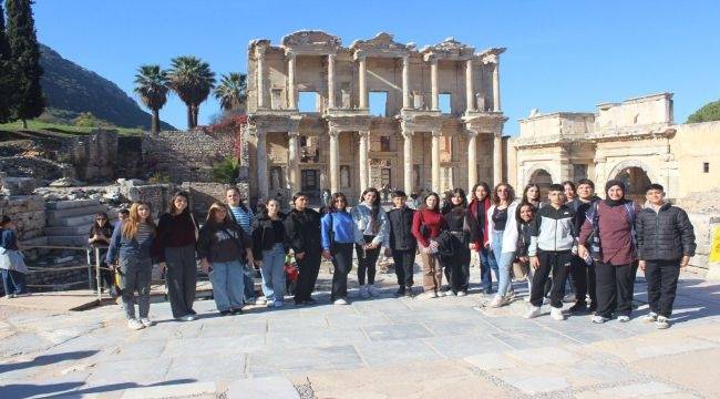 Büyükşehir'den öğrencilere tarih ve müzik molası