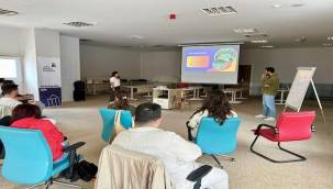 İzmir'de gençlere belediye çalışmaları hakkında eğitim