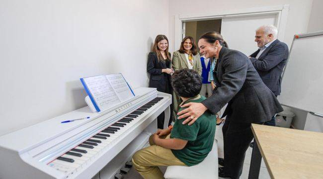 İzmirli başkanların eşleri Bayraklı'da buluştu