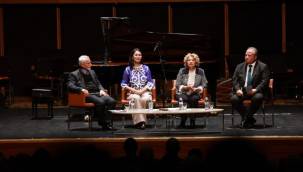 Dünya Türk Dili Ailesi Günü İzmir'de ilk kez düzenlendi