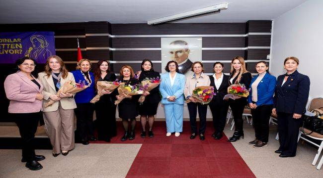 Genç kadınlar,Narlıdere'de ses yükseltti