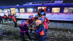 Menemen İZBAN İstasyonu'nda deprem ve kaza tatbikatı