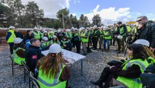 Başkan Tugay: Bekleyen altyapı kredileri İzmir'in canını yakıyor