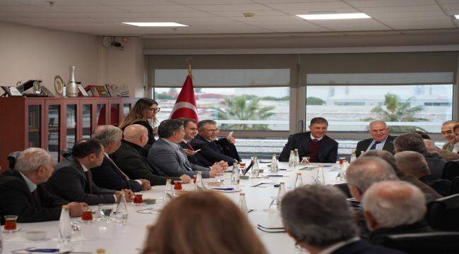 Başkan Tugay ve CHP İl Yönetiminden İAOSB'ye Ziyaret