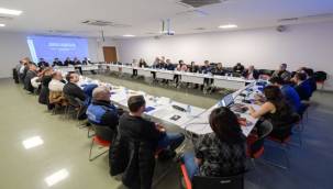  İzmir esnafı için ortak akıl masası