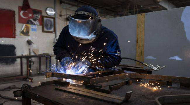 İzmir'in sihirli elleri kent için üretiyor