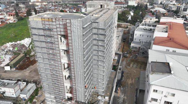 Eşrefpaşa Hastanesi'nin yeni binasında sona doğru