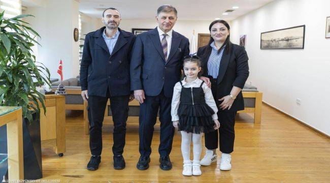 Başkanlık makamında gurur veren buluşma