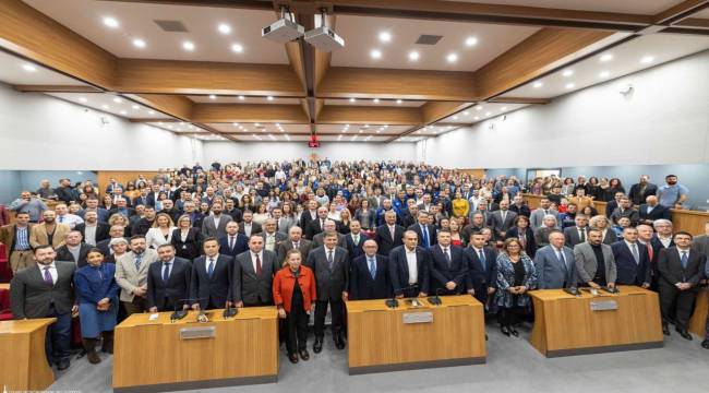 "İzmir'i birlikte büyüten büyük bir aileyiz"