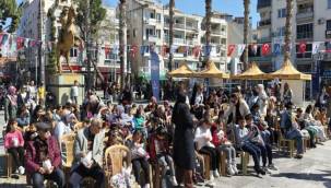 23 Nisan coşkusu gezici sahne ile ilçelere taşındı